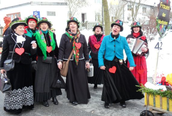 Unsere Moritaten-Frauen in Aktion